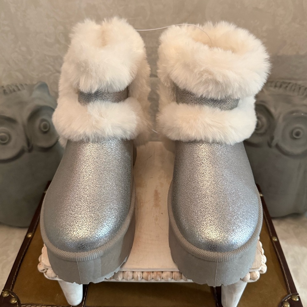 ⚡️Mudd Boots - Size 7